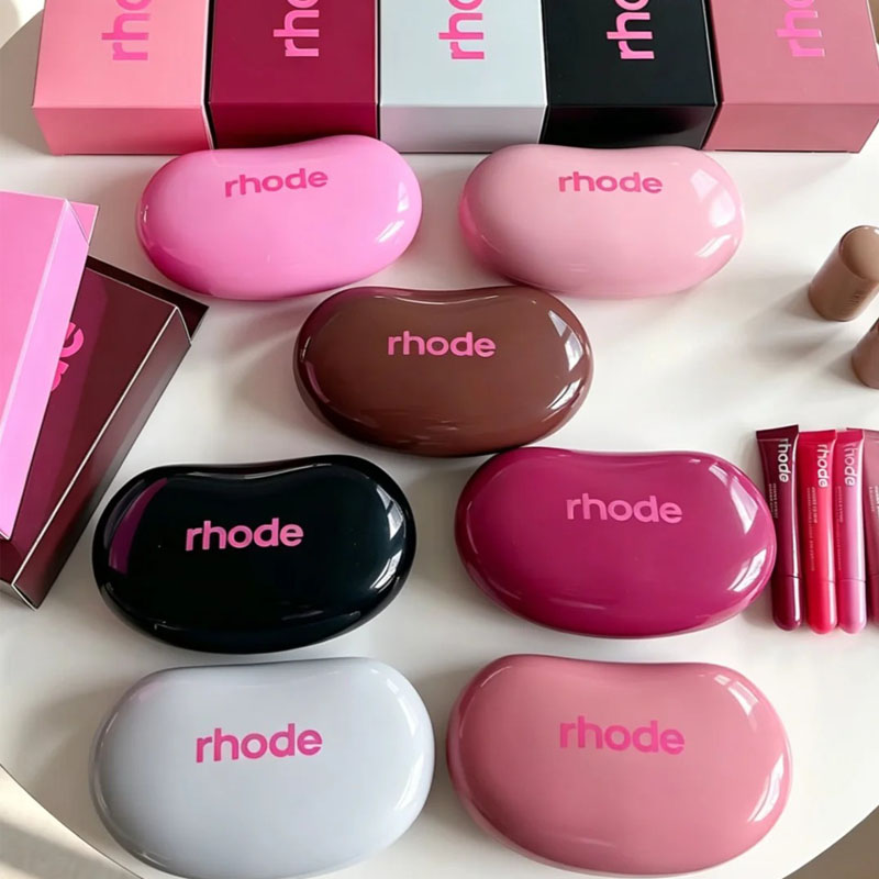 Huda Beauty Makeup Set - مستحضرات تجميل عصرية رائجة: حقيبة هدايا