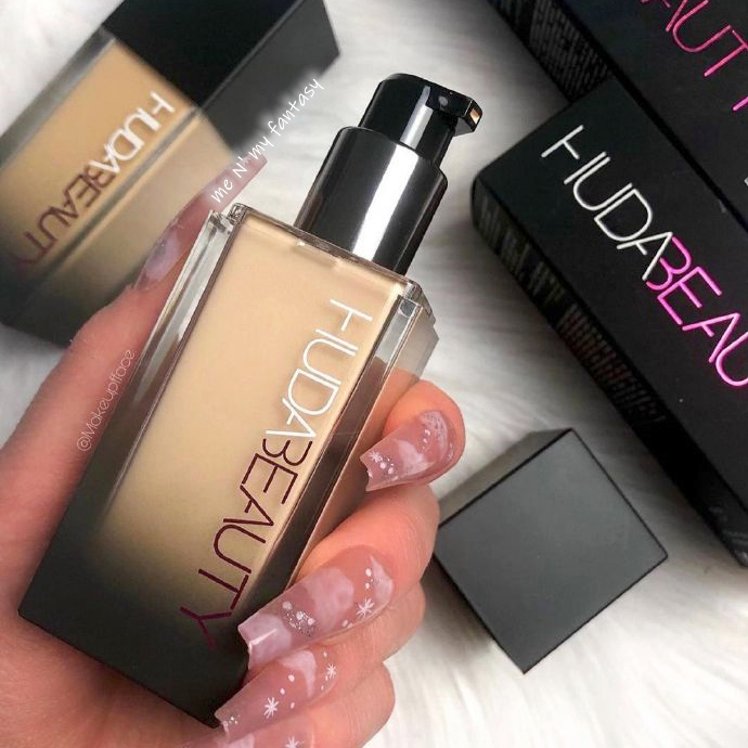 كريم أساس فوكسفيلتر لومينوس ما - مراجعة Huda Beauty Makeup Bag وسعره