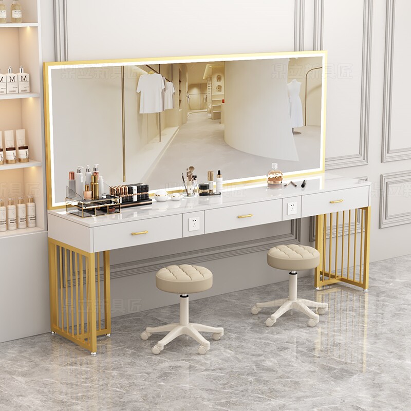 # طاولة مكياج حديثة متخصصة مع  - مراجعة Beauty Makeup Bridal وسعره