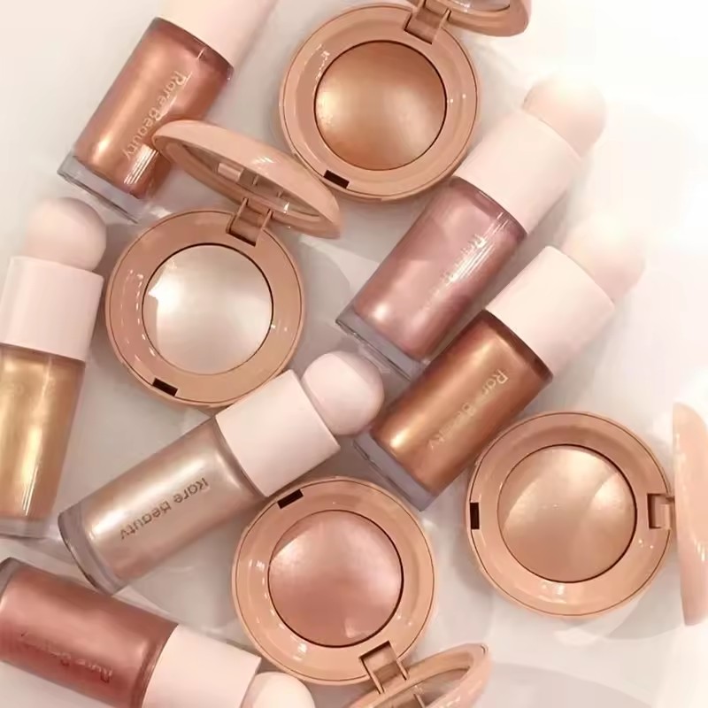 ريير بيوتي هايلايتر بملمس حرير - مراجعة Huda Beauty Makeup Set وسعره