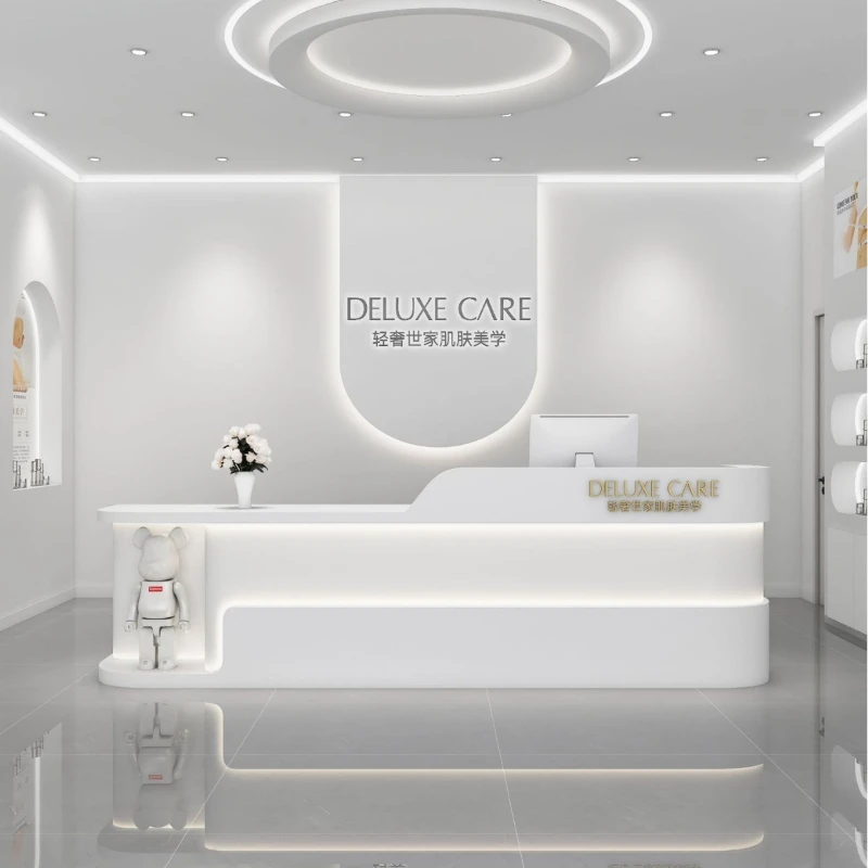 # طاولة مكياج عصرية، منصة استق - مراجعة Beauty Makeup Institute وسعره