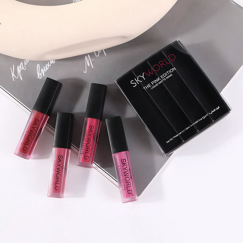 4 قطعة مجموعة أحمر الشفاه ماتي - مراجعة Huda Beauty Makeup Set وسعره
